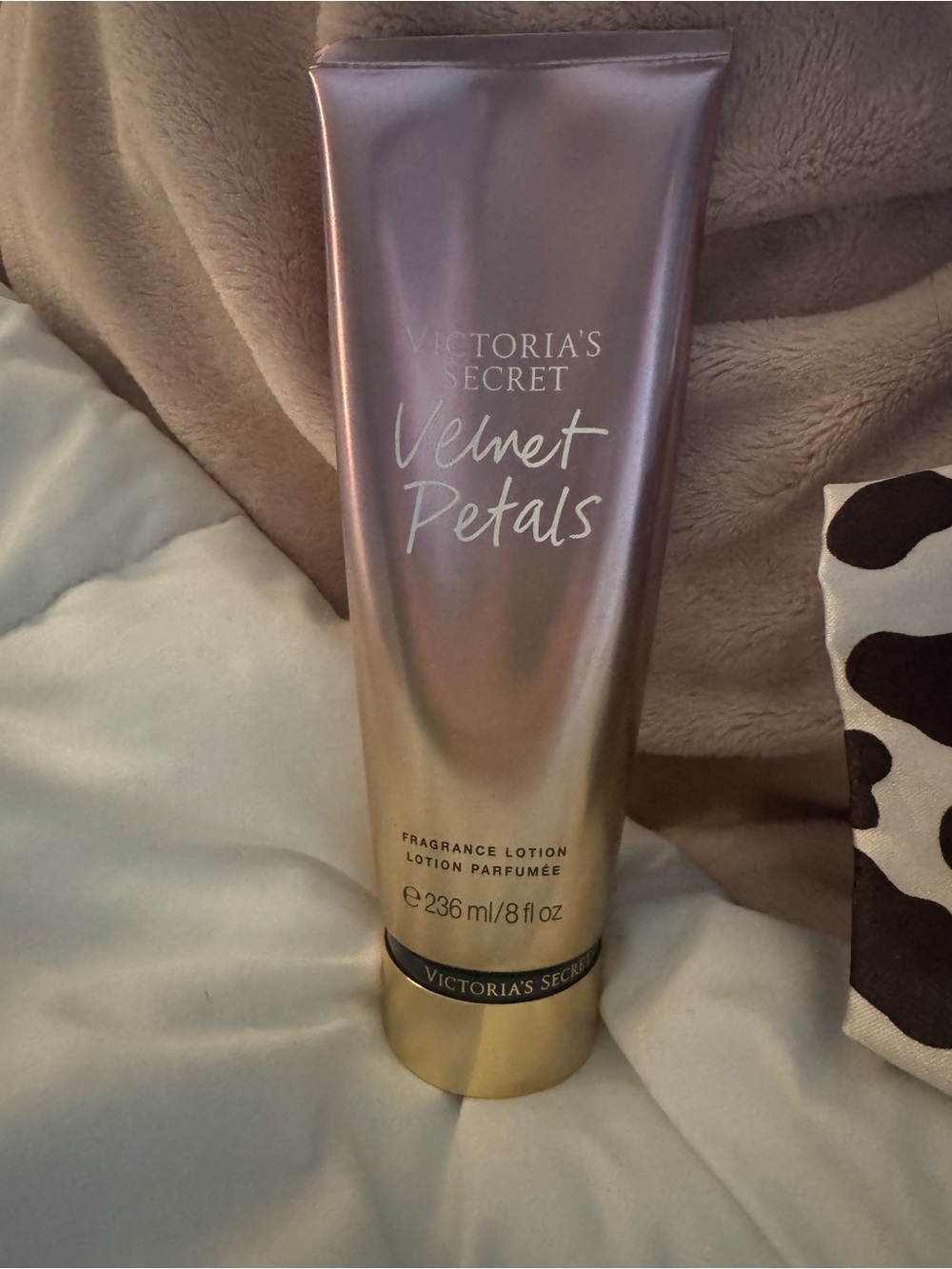 Victoria's Secret Velvet Petals Lotion - Iridescent Pink to Gold